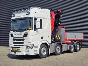 Scania R590 V8 8x2 / HMF 9520 CRANE - JIB - WINCH / TRACTOR
